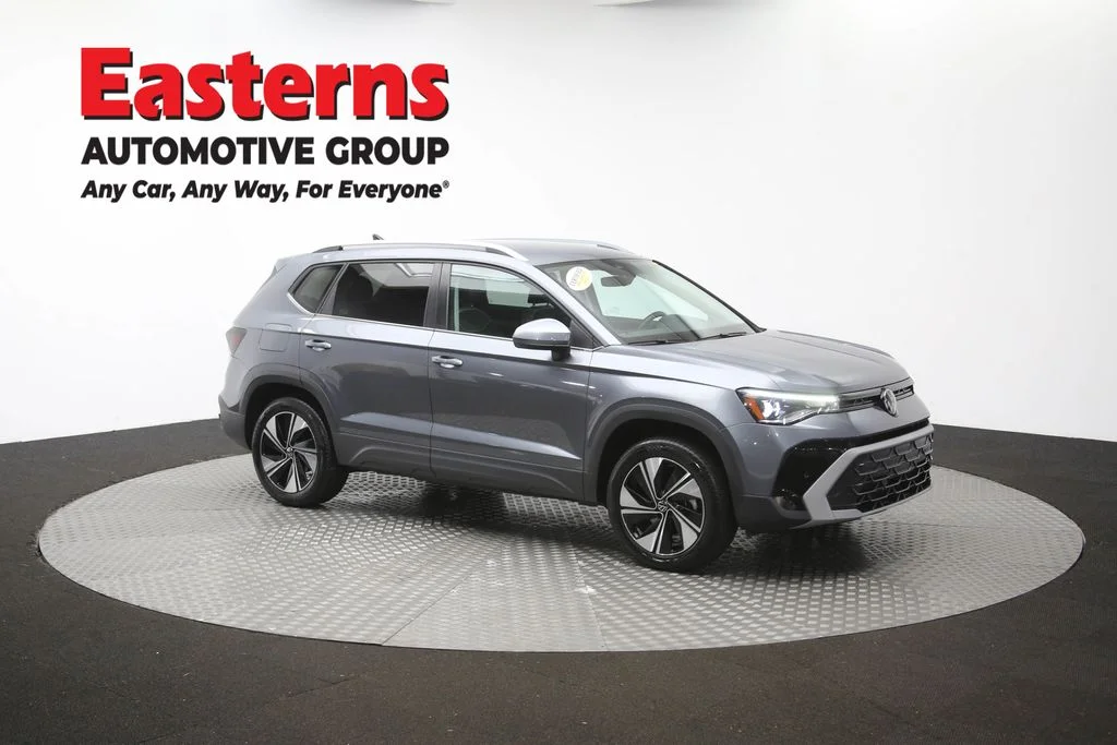 Used 2025 Gray Volkswagen 1.5T SE image 46