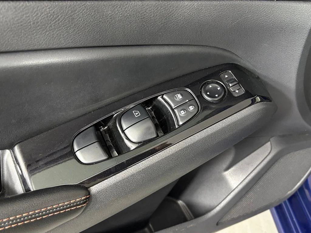 Used 2024 Blue Nissan 2.5 SR image 16