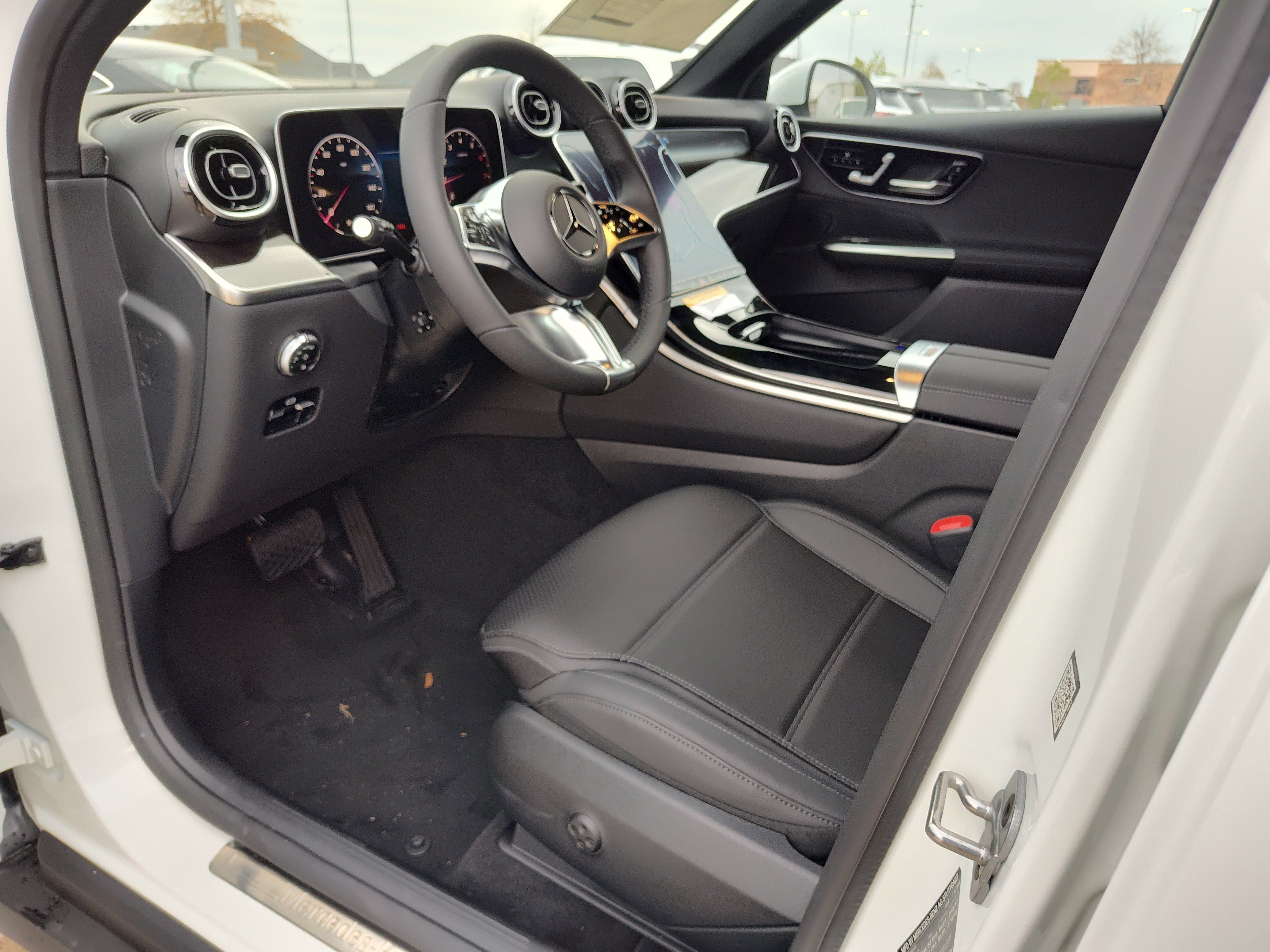 New 2026 Polar White Mercedes-Benz GLC 300 image 16
