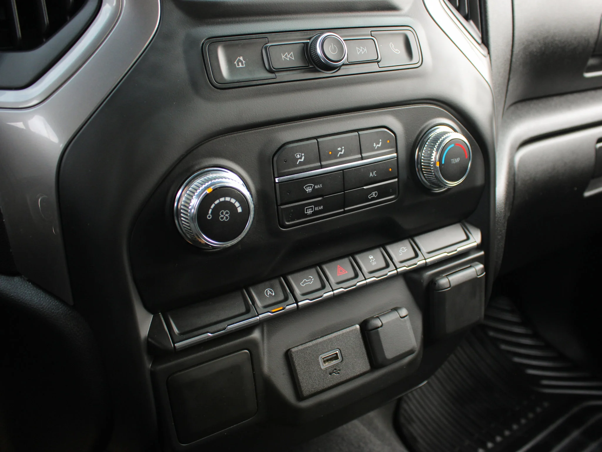 Certified Used 2020 Black GMC Base * No Accidents | 3M PPF | Bedliner | Apple CarPlay | Backup Camera | One Owner image 26