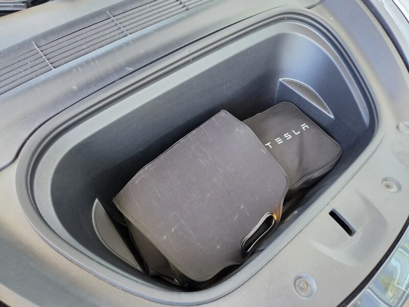 Used 2025 GRANITE GREY Tesla Performance AWD *Ltd Avail* image 22