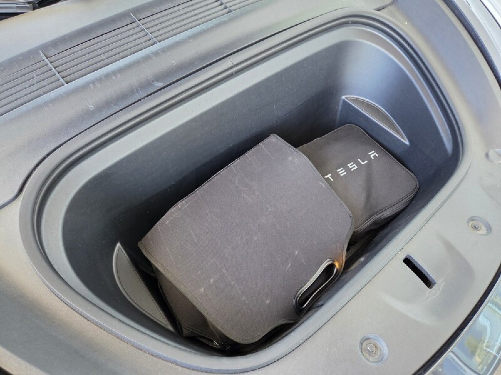 Used 2025 GRANITE GREY Tesla Performance AWD *Ltd Avail* image 22