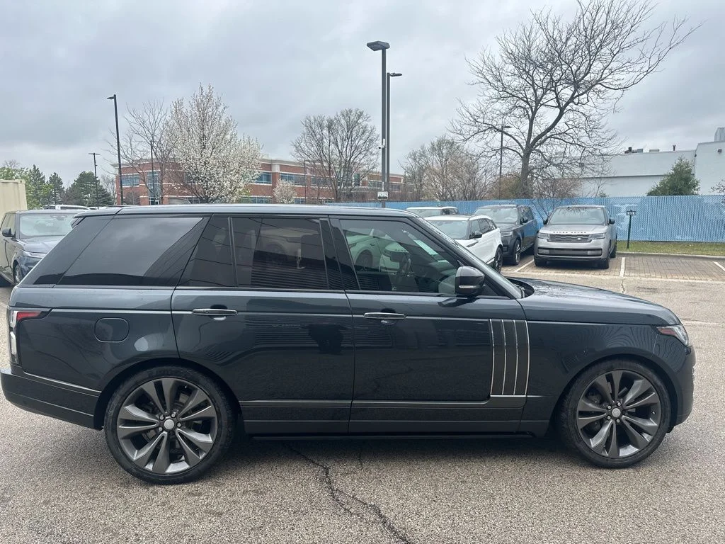Used 2020 Borealis Black Land Rover SVAutobiography image 9
