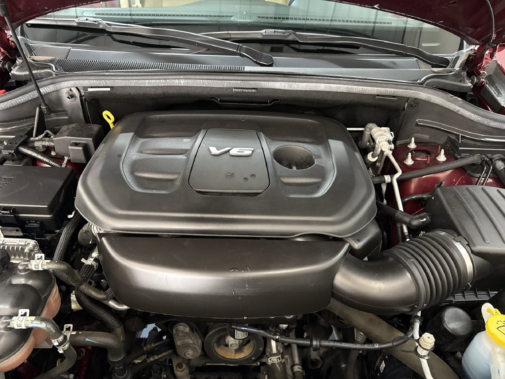 Used 2018 Velvet Jeep Limited image 35