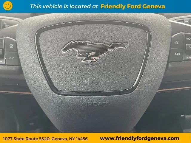 Used 2024 Eruption Green Metallic Ford Select image 19