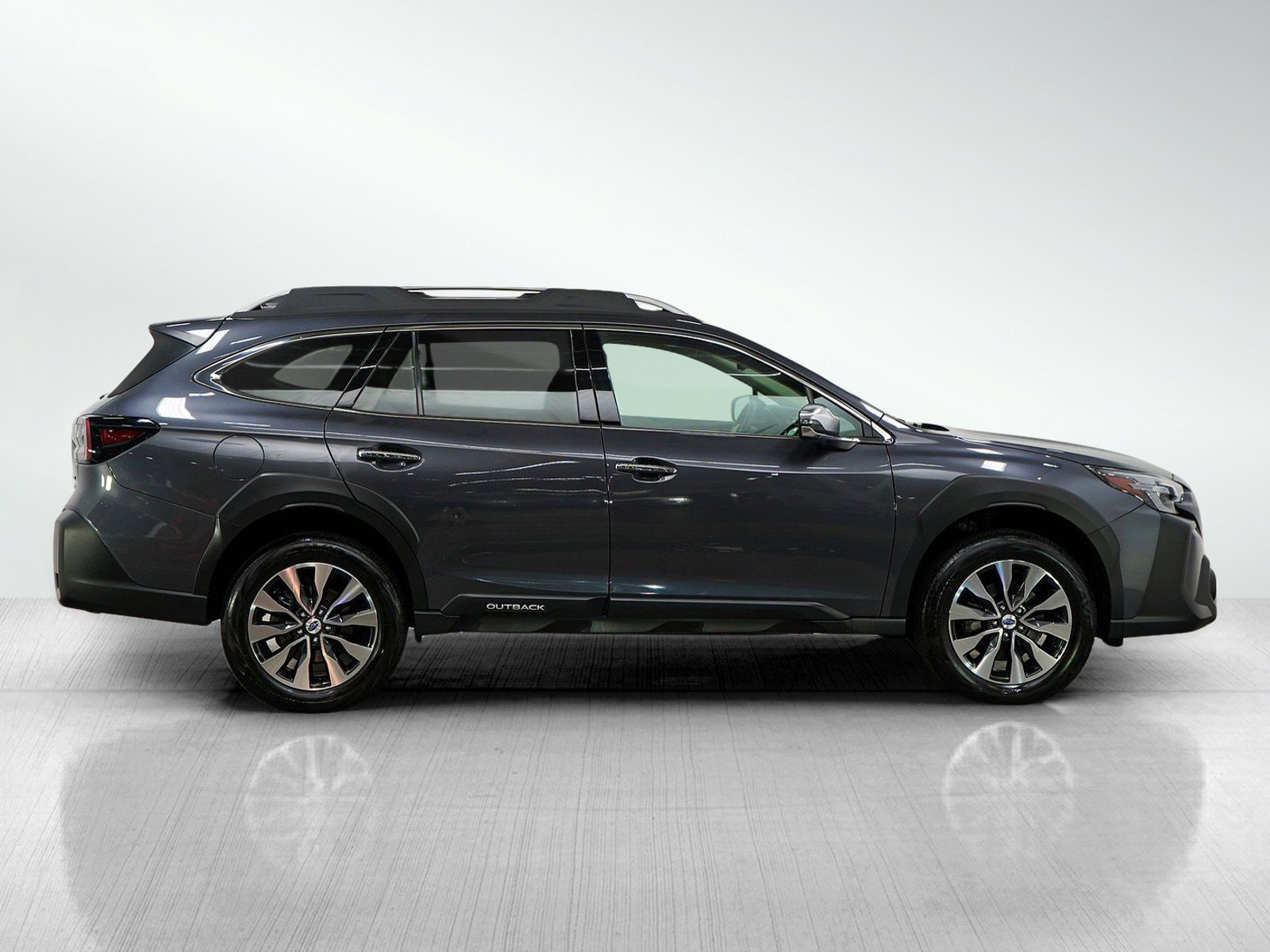 Used 2025 Magnetite Gray Metallic Subaru Touring Xt image 7