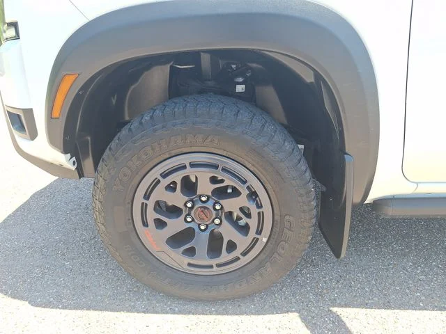 Used 2025 White Nissan PRO-4X image 26