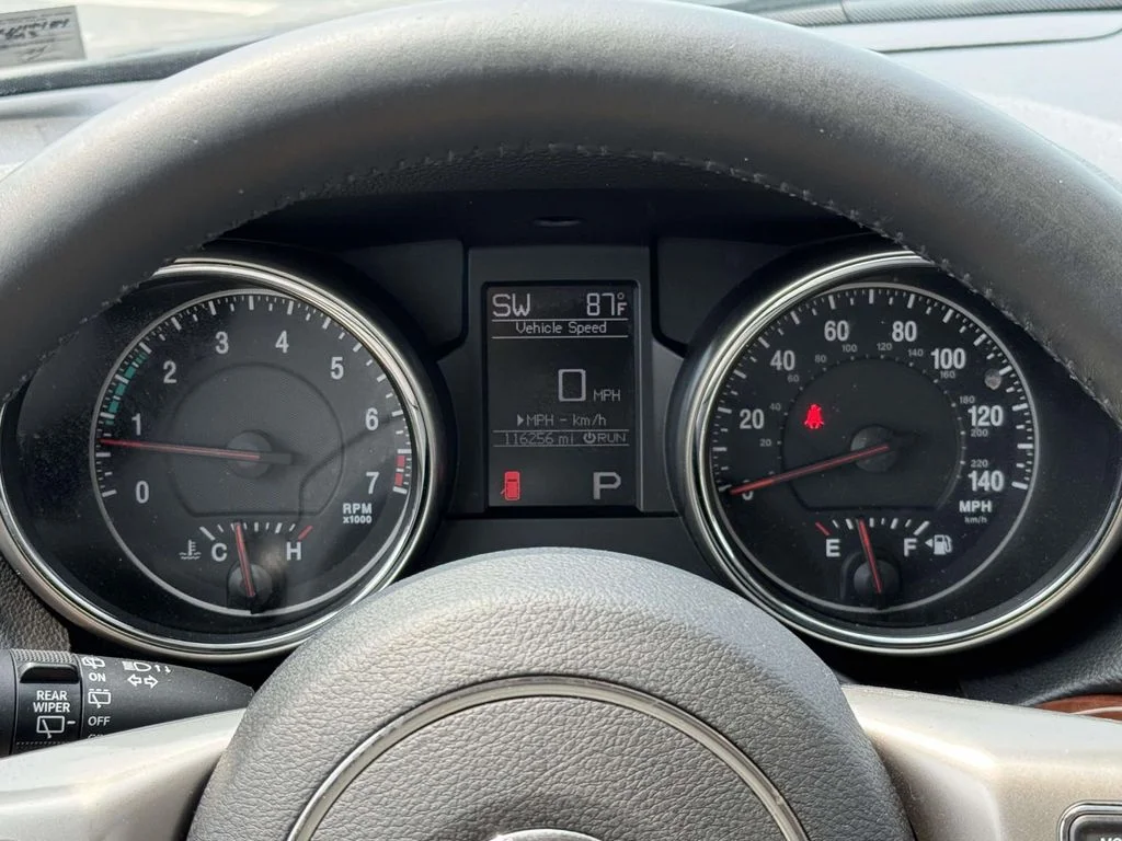 Used 2013 Gray Jeep Limited image 27