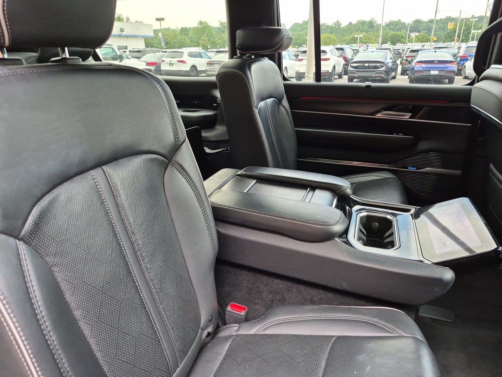 Used 2024 Baltic Gray Metallic Clearcoat Jeep Series II image 37