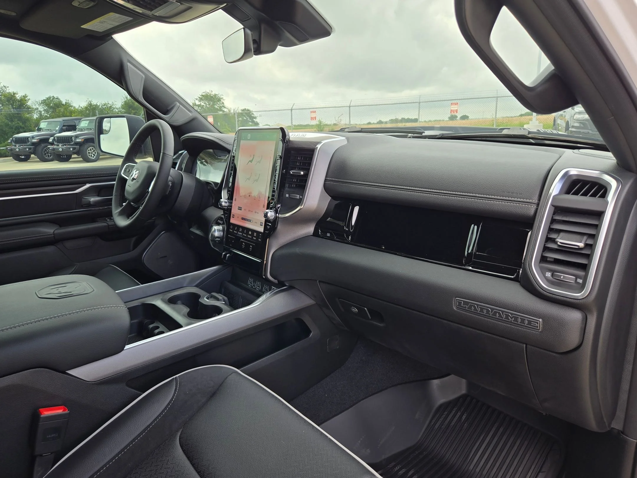 2026 RAM 1500 Laramie - Photo 24