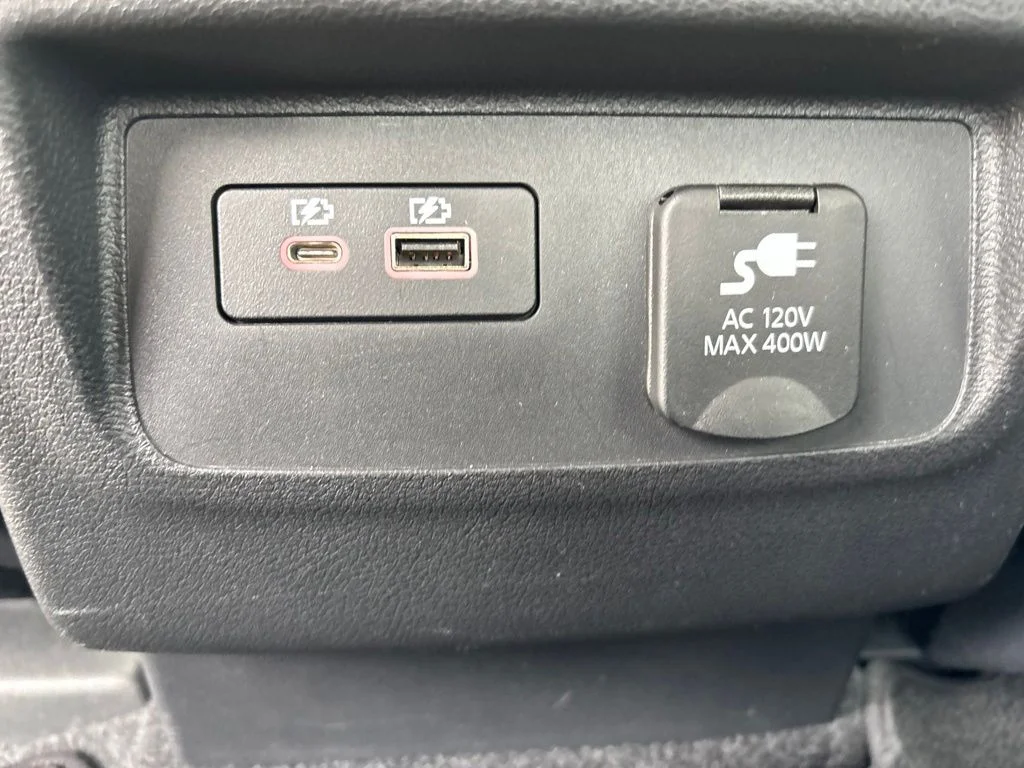 Used 2022 Blue Nissan SV image 27