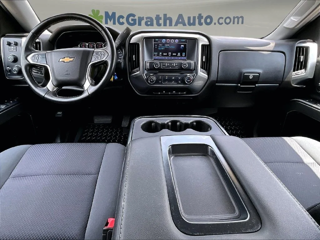 Used 2019 White Chevrolet LT image 9