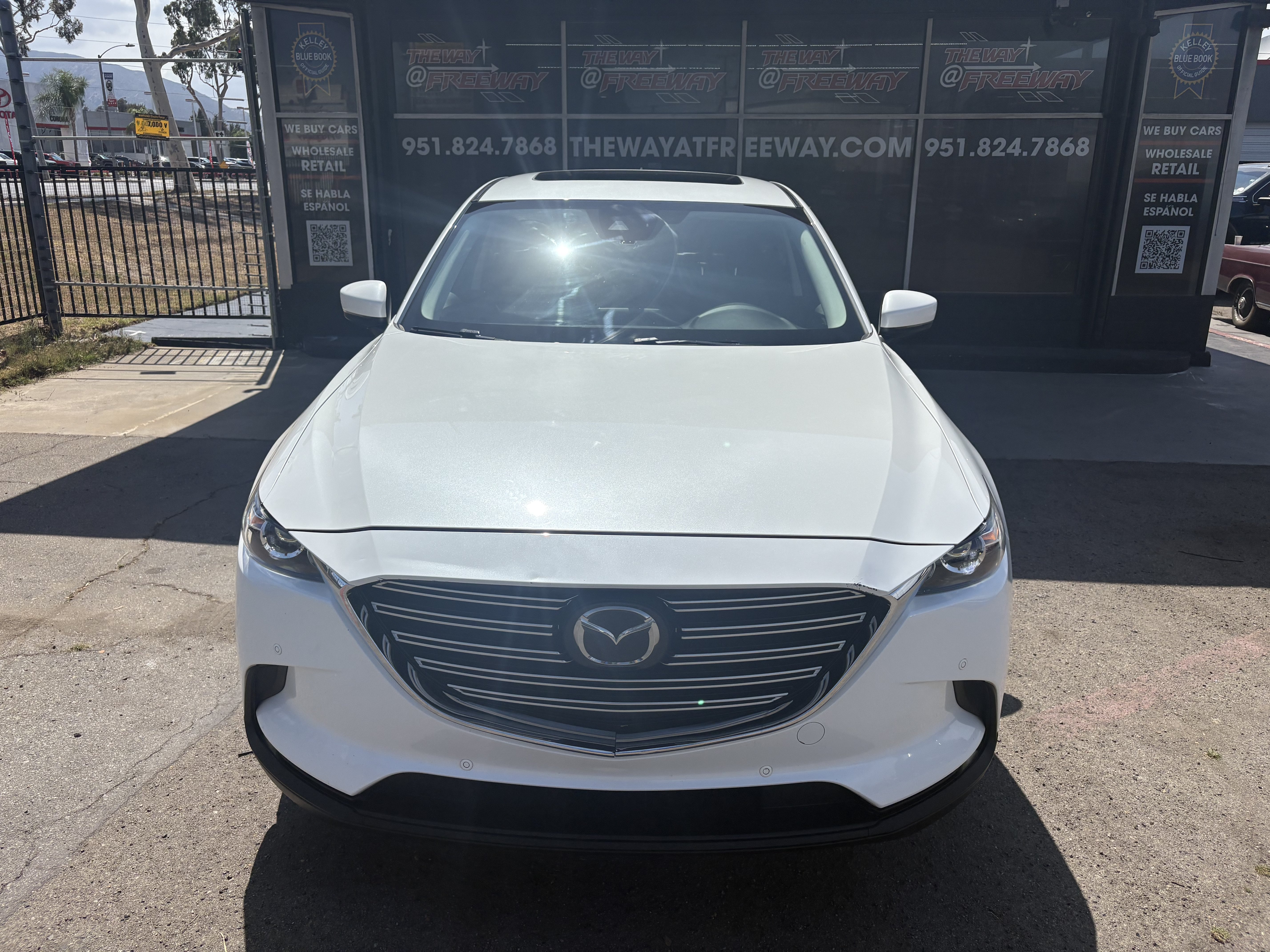 Used 2019 Snowflake White Pearl Mica Mazda Touring image 2