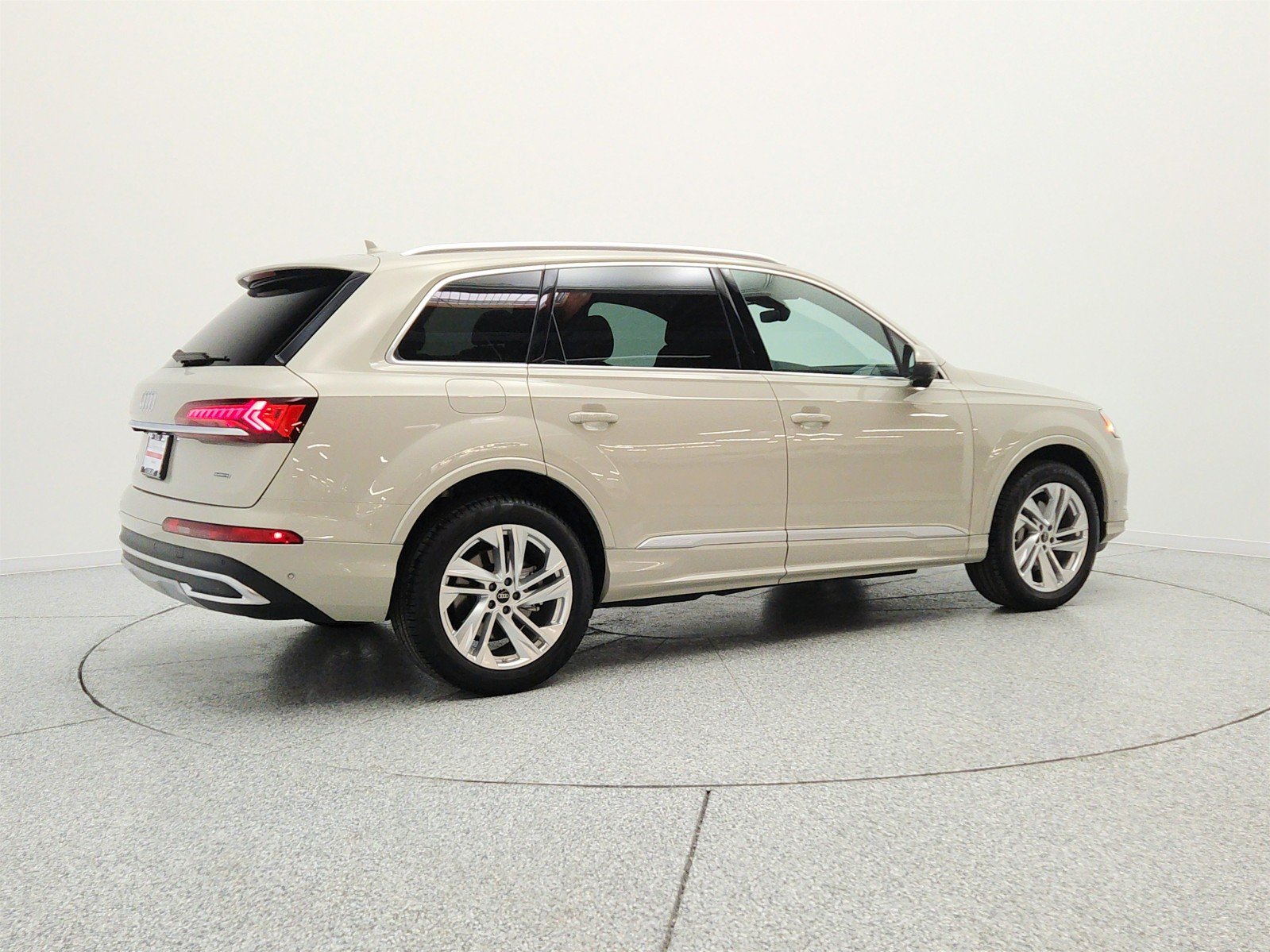 Used 2023 Vicuna Beige Metallic Audi Premium image 5