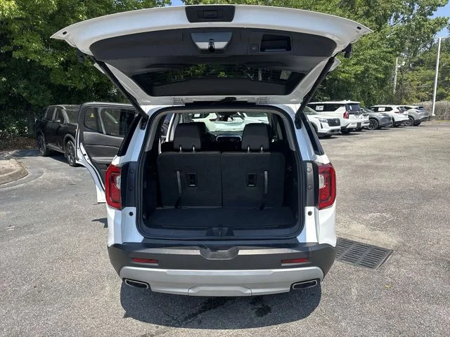 Used 2023 White GMC SLT image 13