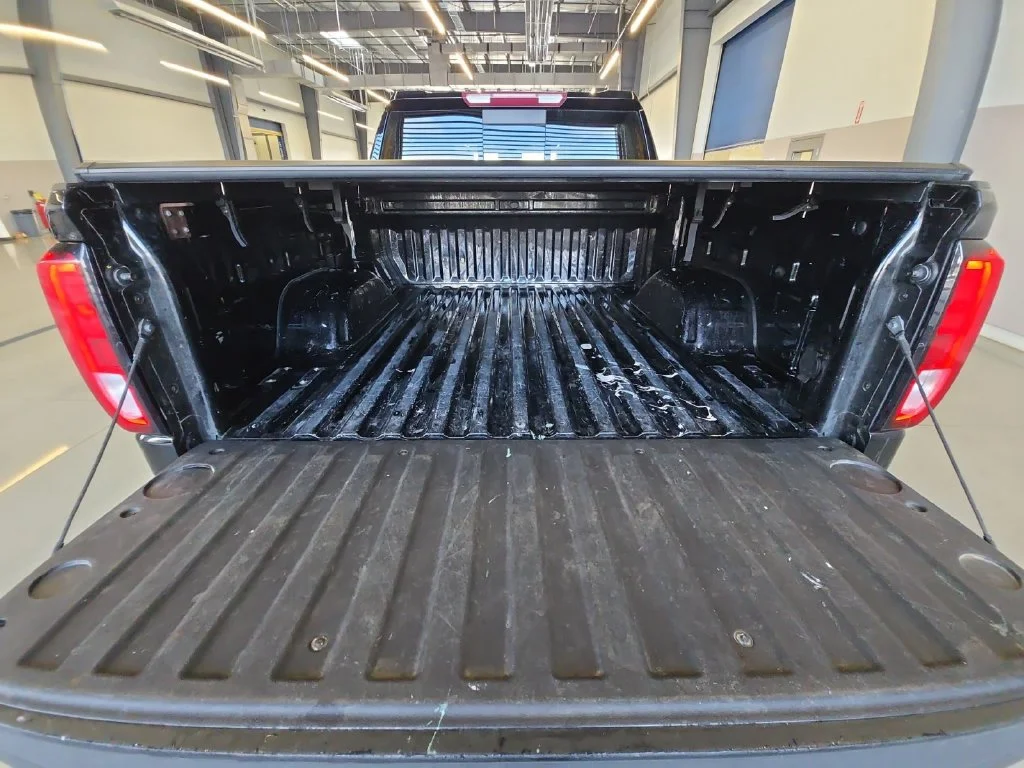 Used 2021 Black GMC Elevation image 29