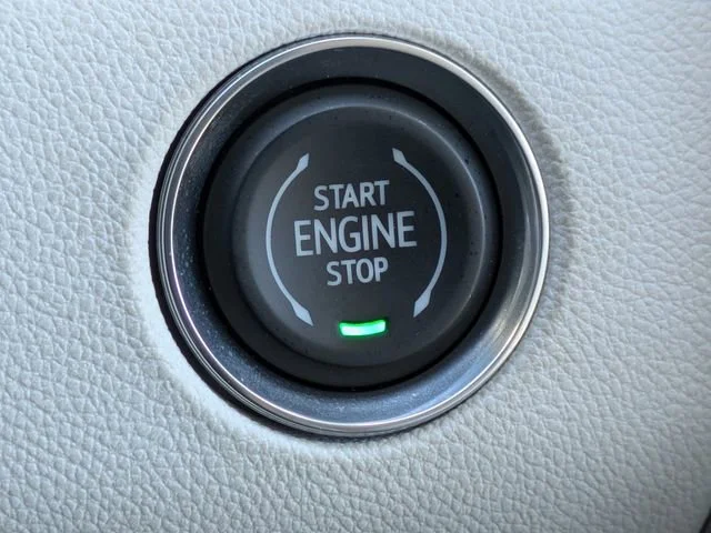 Used 2025 Sterling Metallic GMC Denali image 34