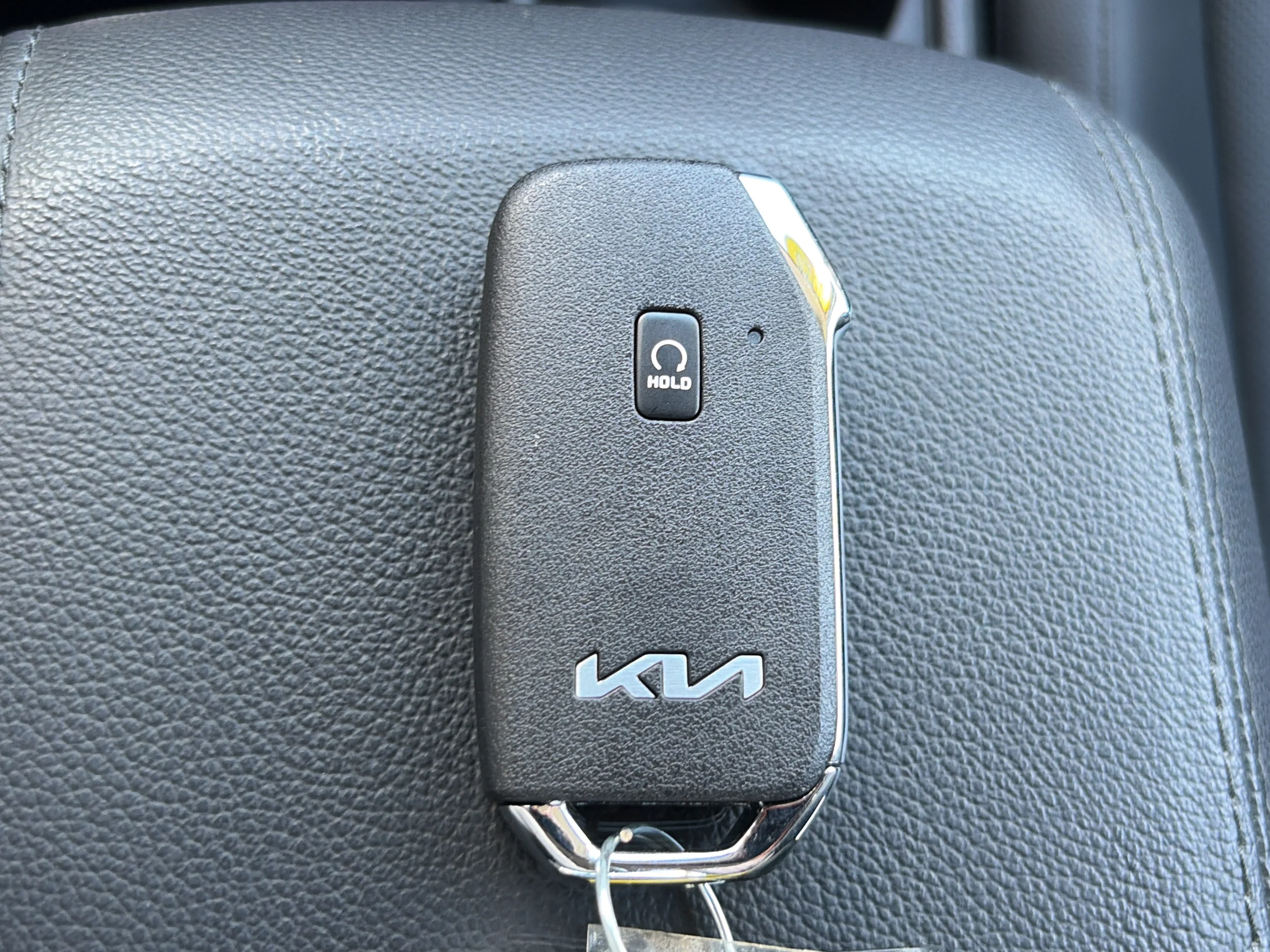 Used 2025 Glacial White Pearl Kia SX-Prestige image 29