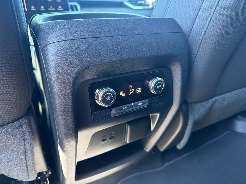 New 2027 Summit White GMC Elevation image 27
