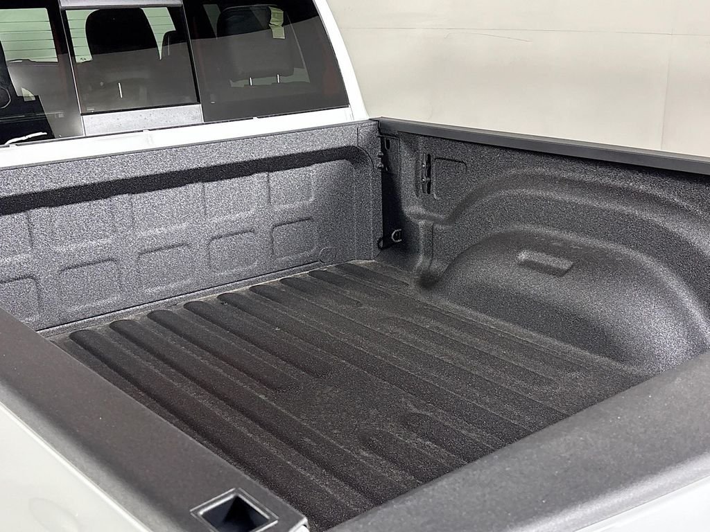 New 2026 Bright White Clear-Coat Exterior Paint RAM Laramie image 21