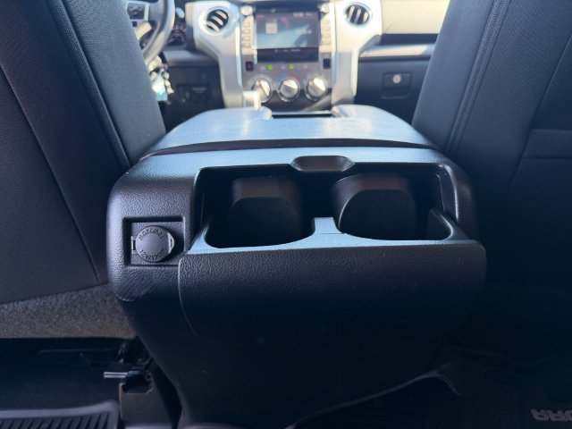Used 2020  Toyota SR5 image 19
