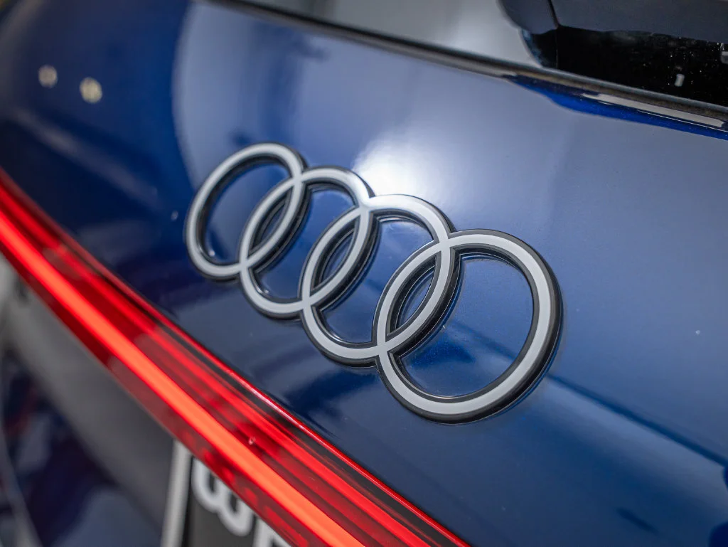 Used 2025 Navarra Blue Metallic Audi 2.0T Premium Plus image 18