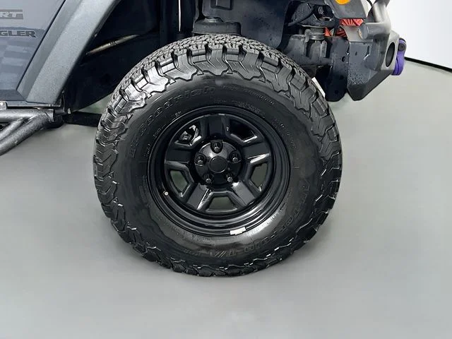 Used 2016 Black Jeep Sport image 34