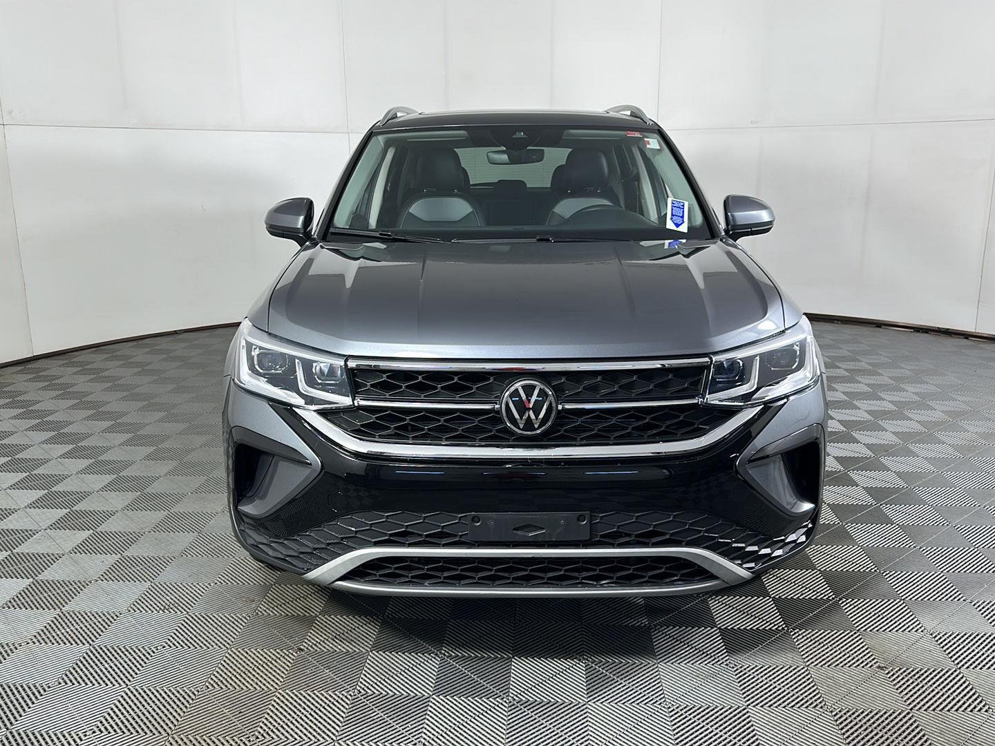 Used 2022 Platinum Gray Metallic Volkswagen SEL image 36