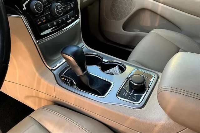Used 2021 Red Jeep Limited image 18