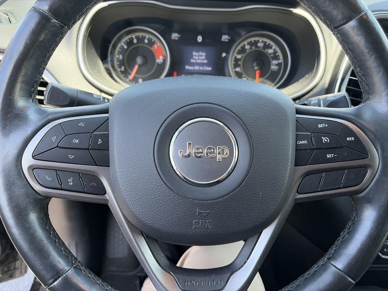 Used 2020 Diamond Black Crystal Pearlcoat Jeep Limited image 13