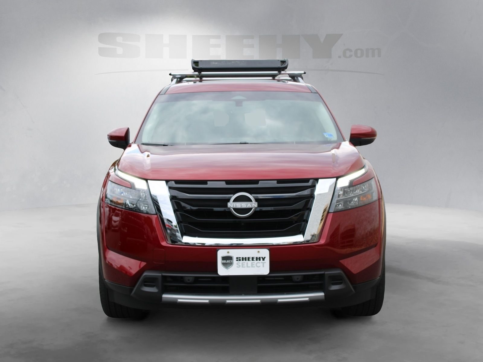 Used 2025 Red Nissan Platinum image 17