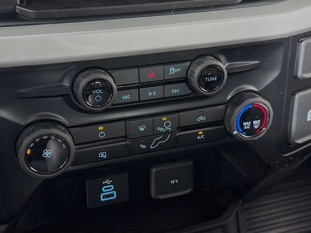 New 2026 Oxford White Ford F-250® XL image 15