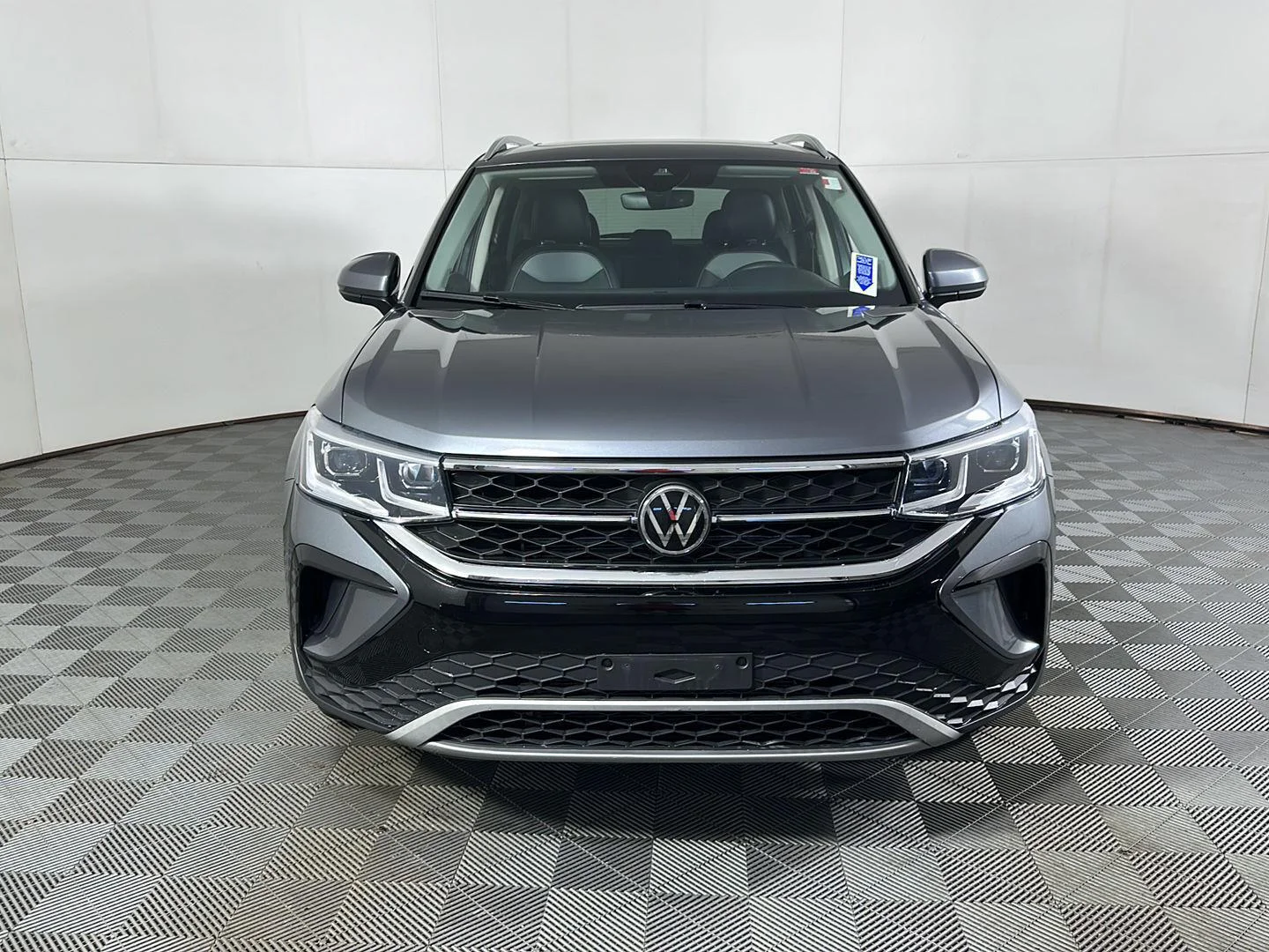 Used 2022 Platinum Gray Metallic Volkswagen SEL image 25