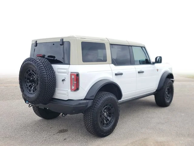 New 2026 Oxford White Ford Badlands® image 4