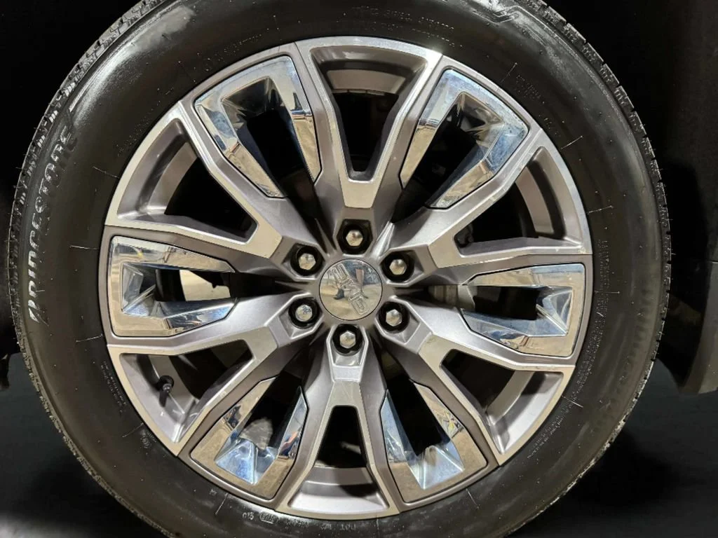 Used 2023 Onyx Black GMC Denali image 36