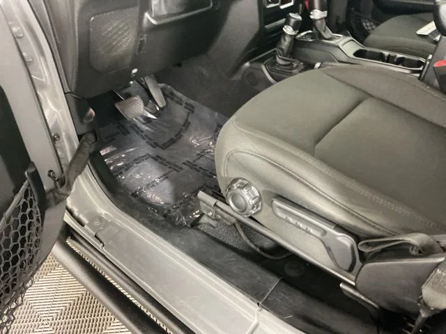 Used 2019 Gray Jeep Sport image 14