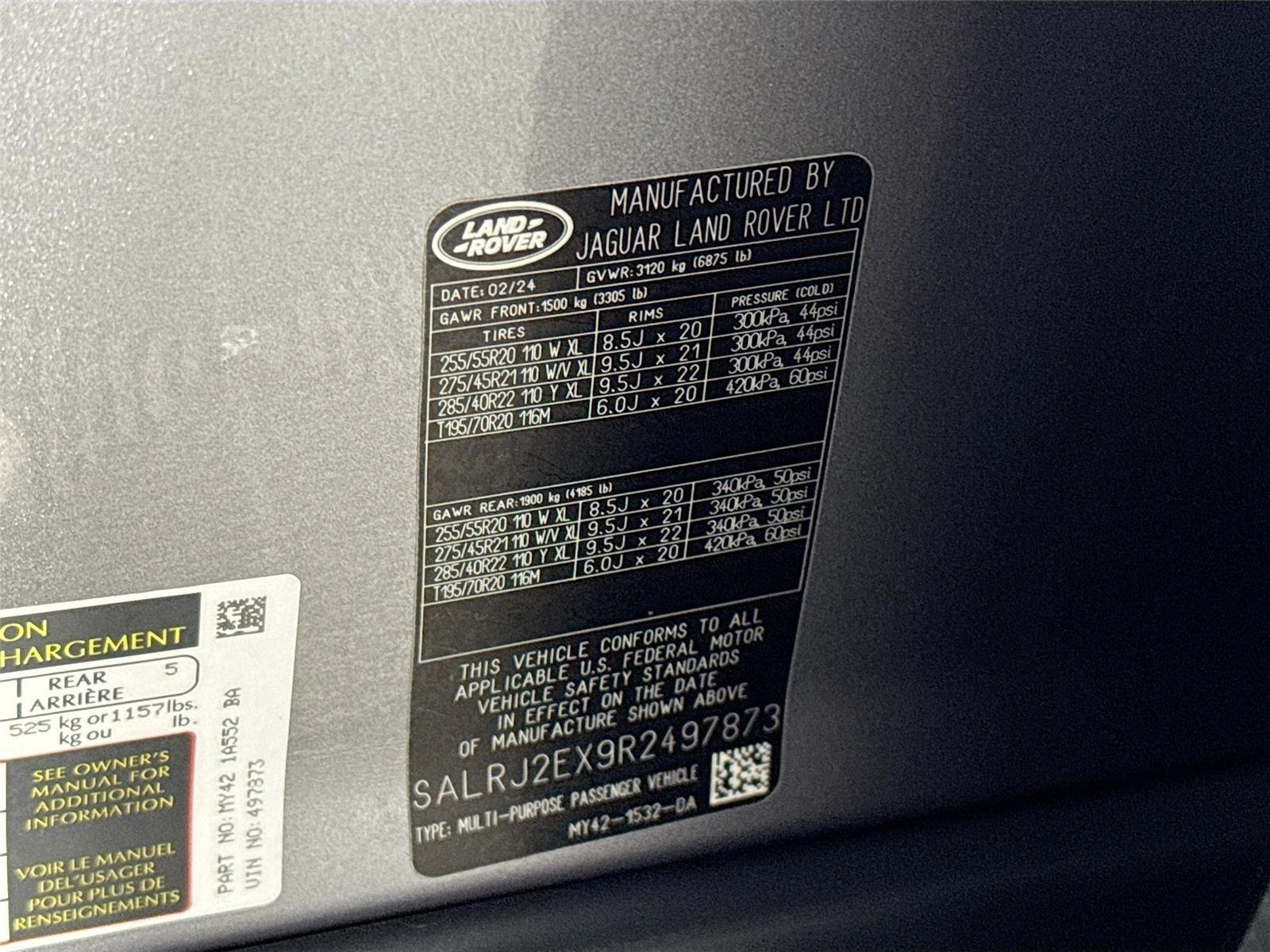Used 2024 Gray Land Rover S image 34