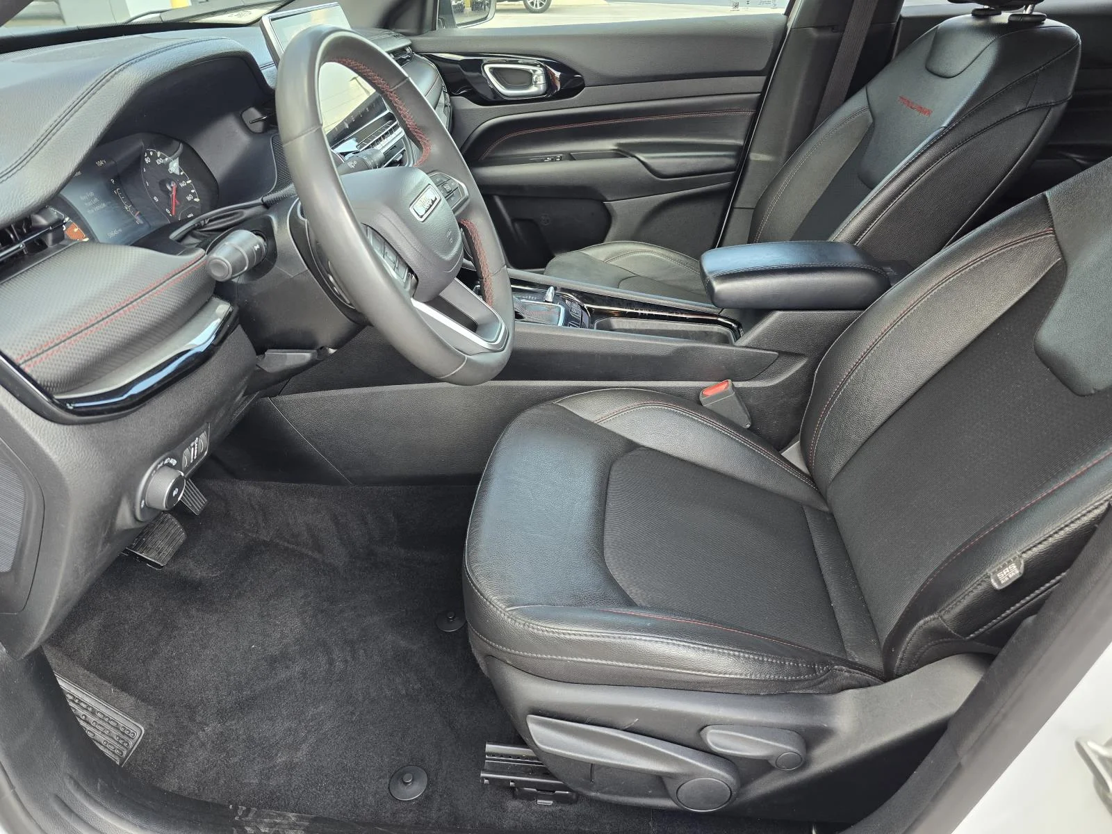 Used 2024 Bright White Clearcoat Jeep Trailhawk image 9