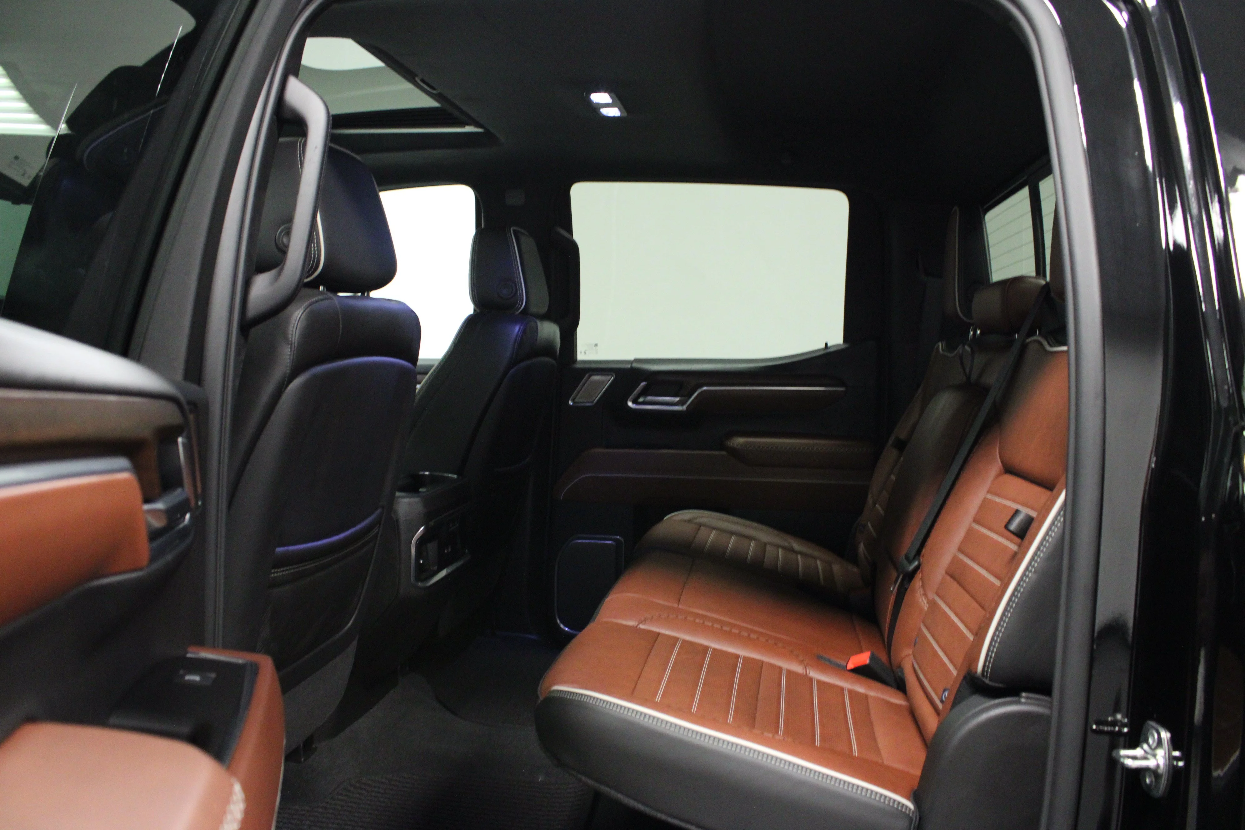 Used 2026 Onyx Black GMC Denali Ultimate image 13