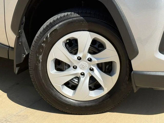 Certified Used 2025 Silver Toyota LE image 31