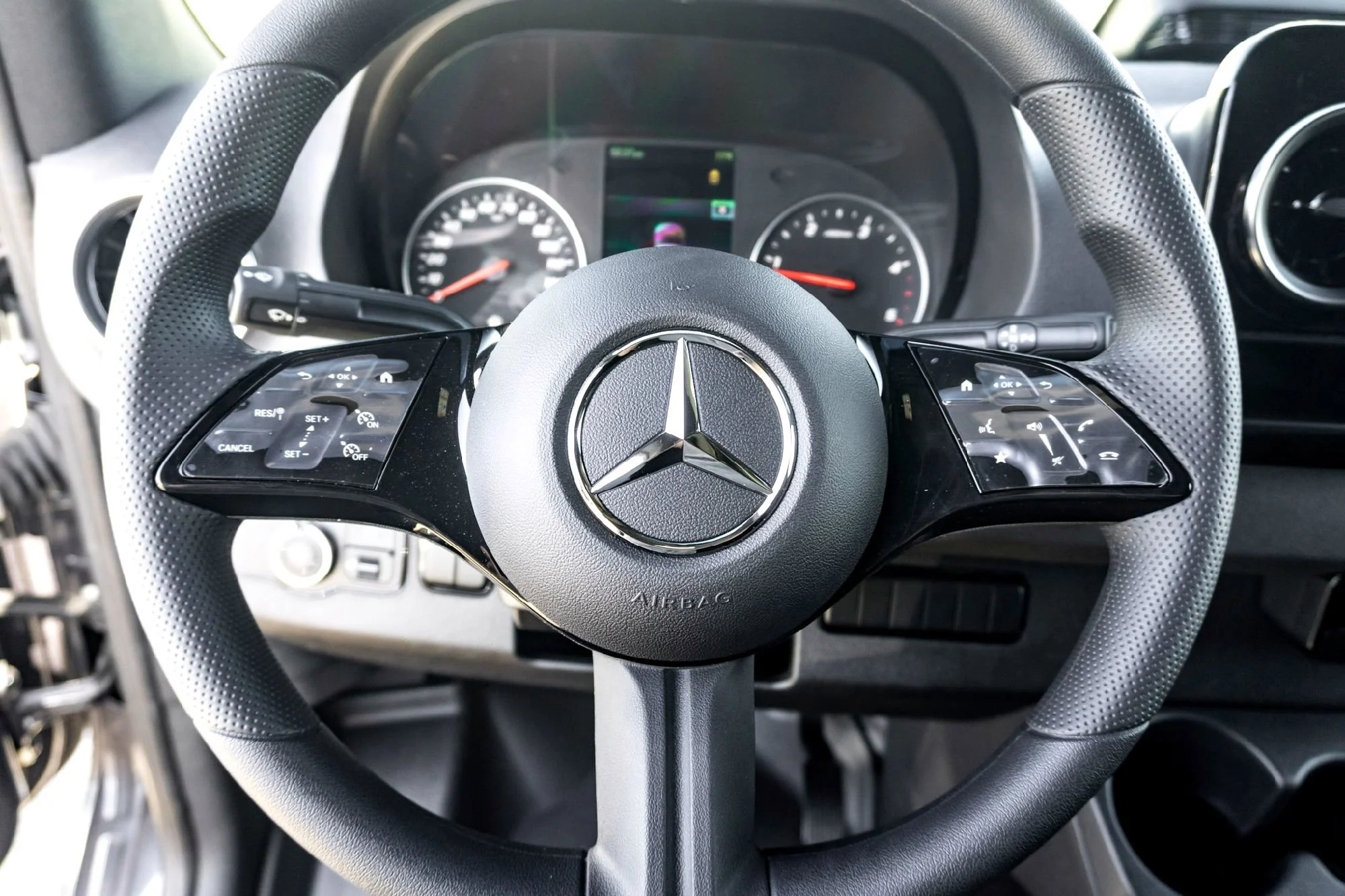 New 2025  Mercedes-Benz Cargo 144 WB image 14
