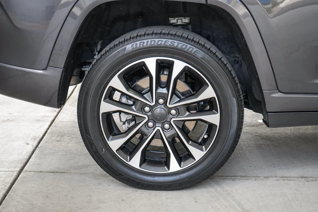 Used 2023 Gray Jeep Overland 4xe image 12