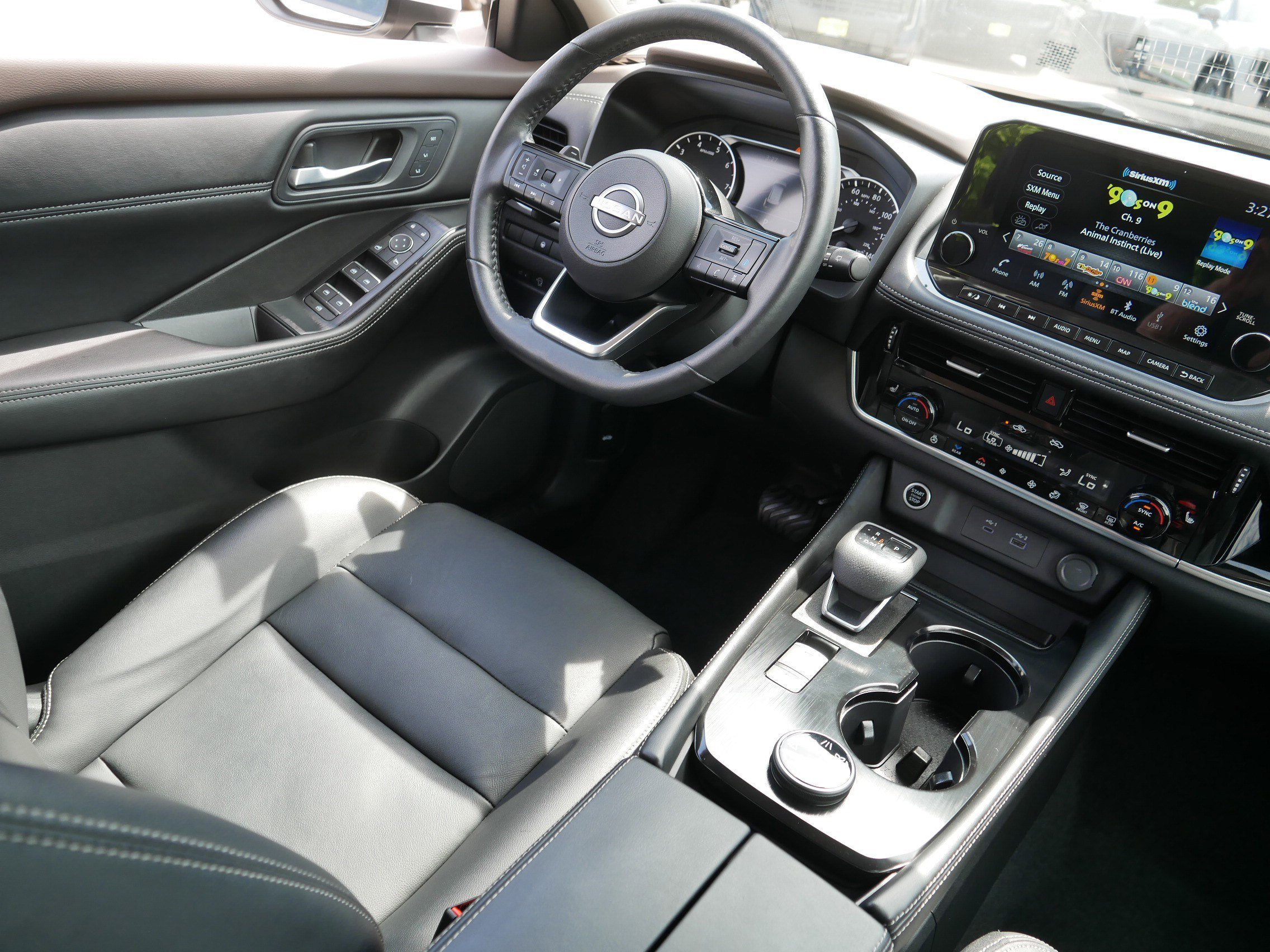 Certified Used 2023 Pearl White Tricoat Nissan SL image 9