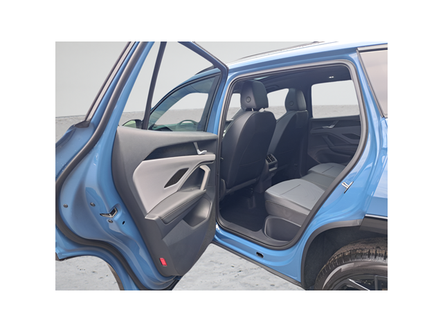 2025 Volkswagen Tiguan SE R-LINE BLACK - Photo 11