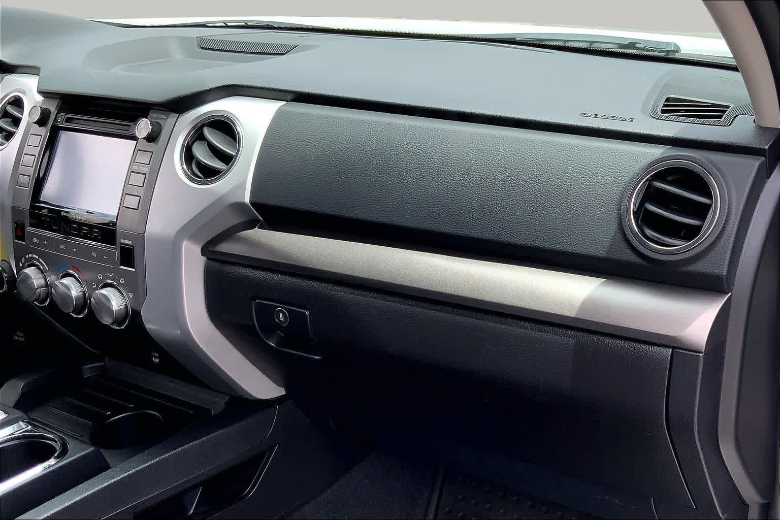 Used 2015 Silver Sky Metallic Toyota SR5 image 16