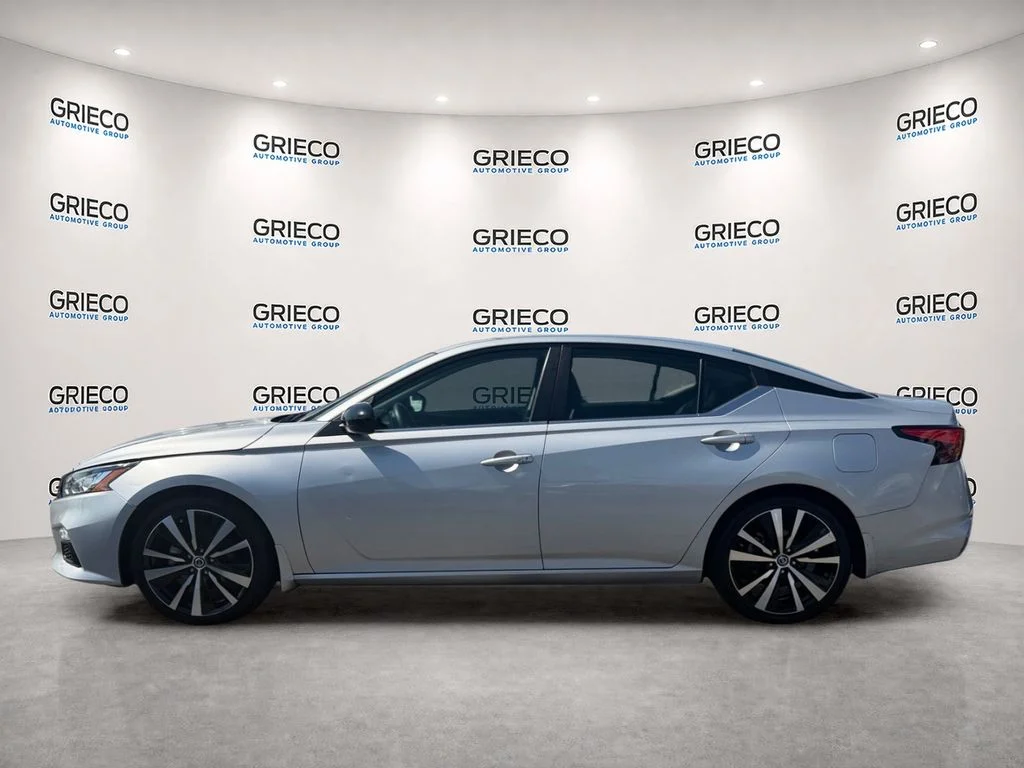 Used 2021 Silver Nissan 2.5 SR image 4
