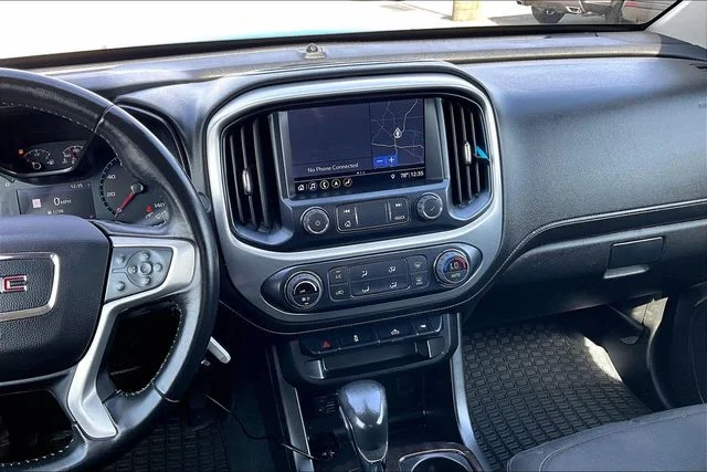 Used 2022 Blue GMC Elevation image 9