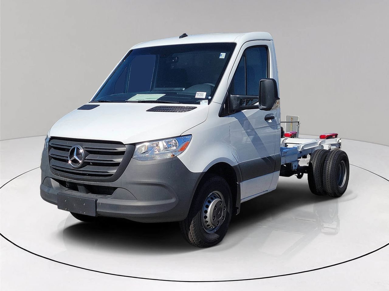 2024 Mercedes-Benz Sprinter Cab Chassis Base - Photo 3