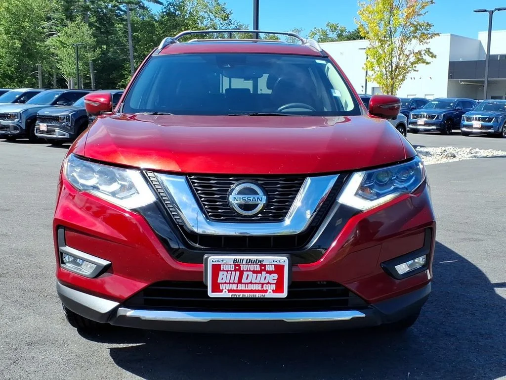 Used 2018 Red Nissan SL image 22