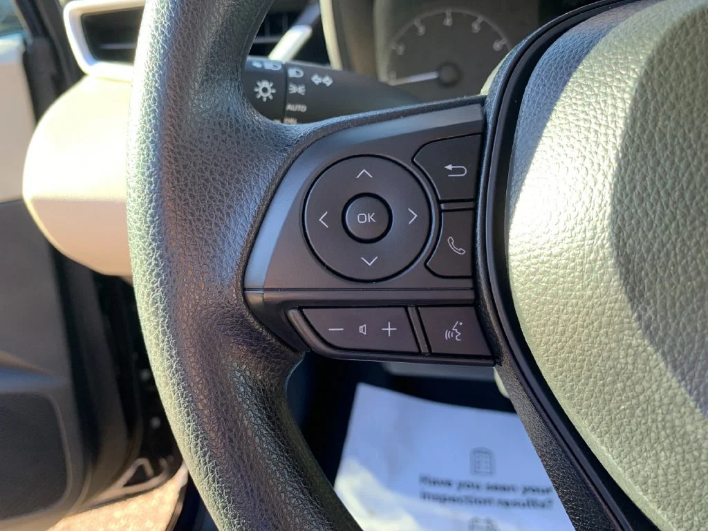 Used 2025  Toyota LE image 26